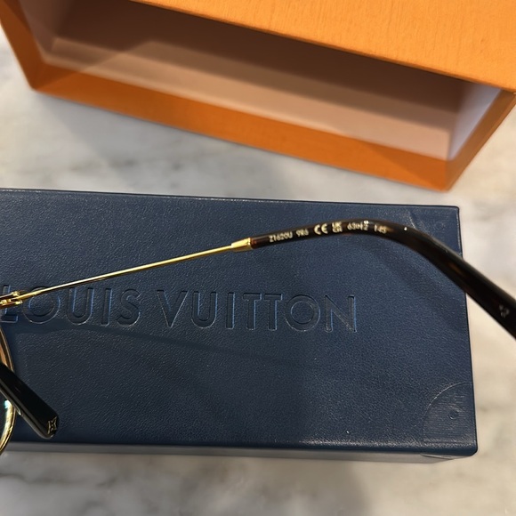 *Brand New Authentic* Louis Vuitton LV Pilot Sunglasses - Picture 7 of 15